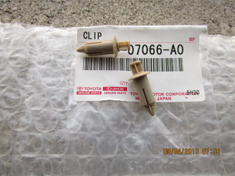 95 - 99 TOYOTA AVALON SET OF 2 INTERIOR DOOR PANEL TRIM BOARD CLIP NEW - Image 2 of 3