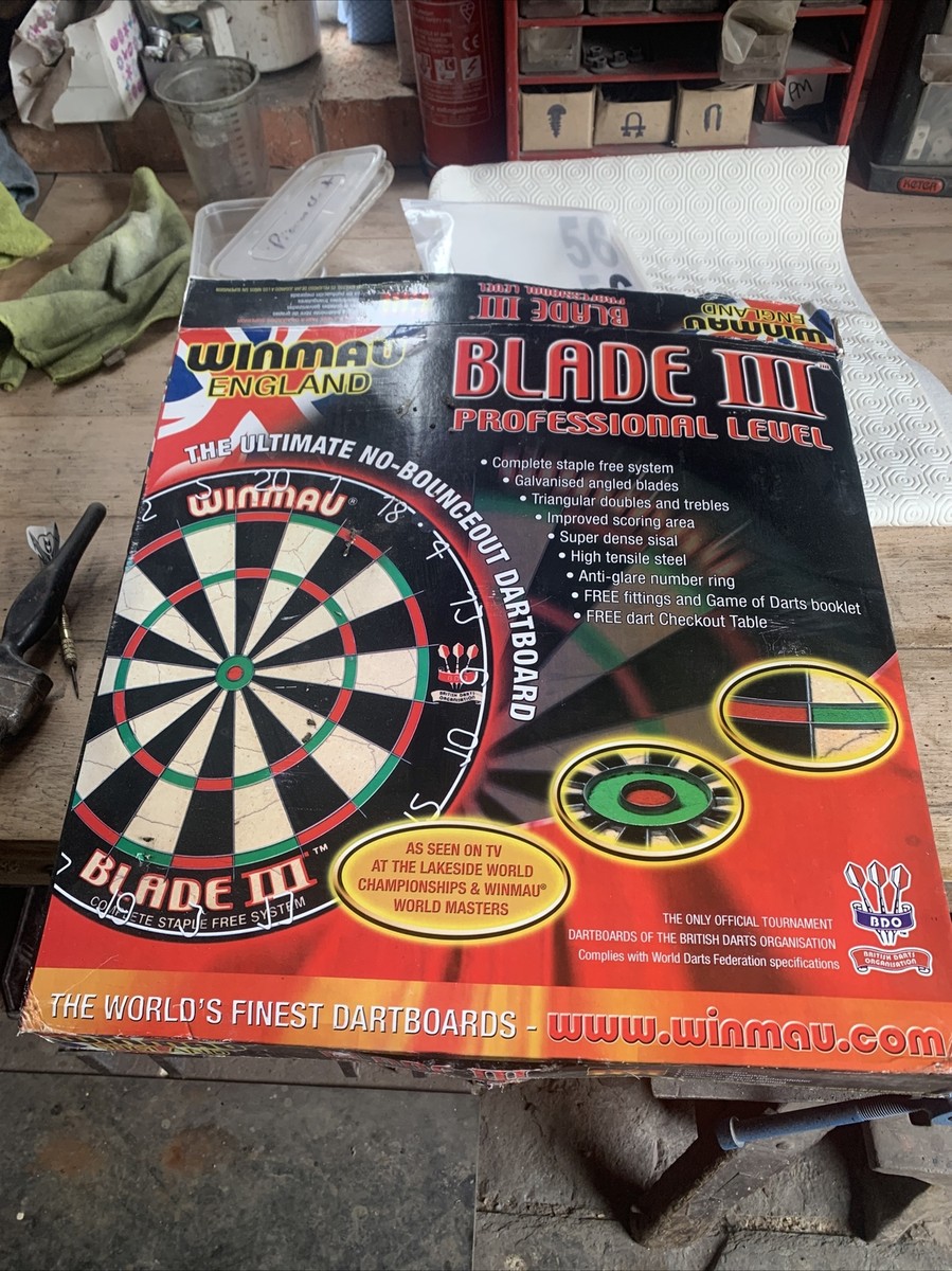 Winmau Blade 4 Bristle Dartboard And Set Matttroy