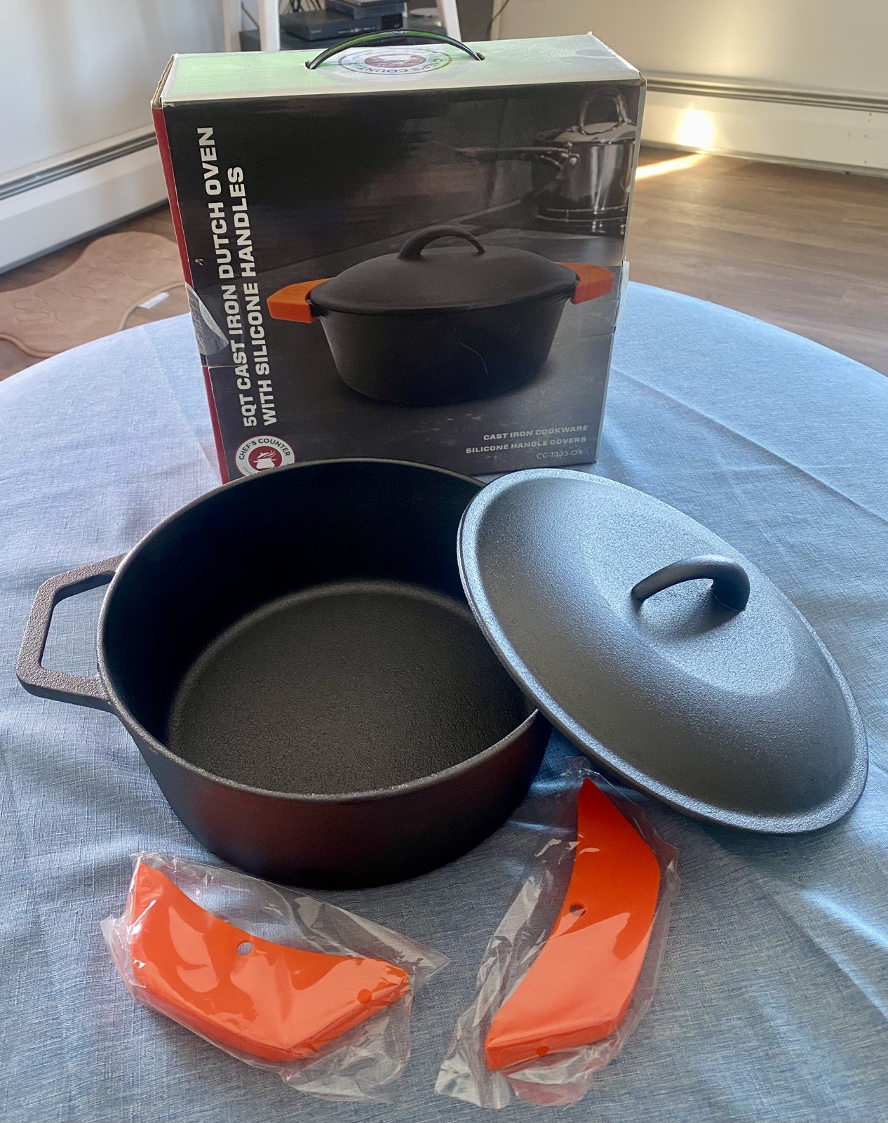 Small Cast Iron Dutch Oven Camping Cookware with