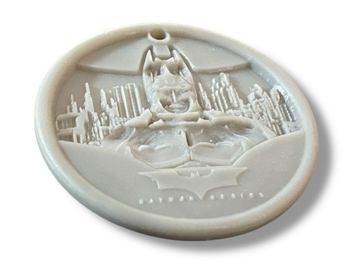 2005 Batman Begins Movie Promo Coin Top Secret (Walmart Promotion) - Picture 2 of 3