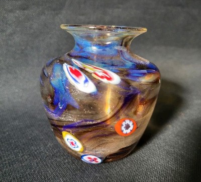 Schöne kleine Murano Glas rauchig irisierende Millefiori Vase Inneneinrichtung