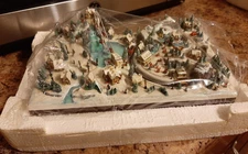 Thomas Kinkade Hawthorne Village miniature Christmas Village - Ski Resort