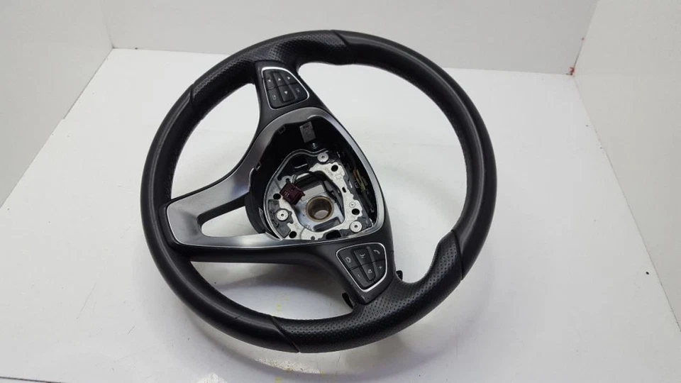 Volante con palancas de cambio 2015 16 17 Mercedes Benz GLA250 negro Foto 3 de 4