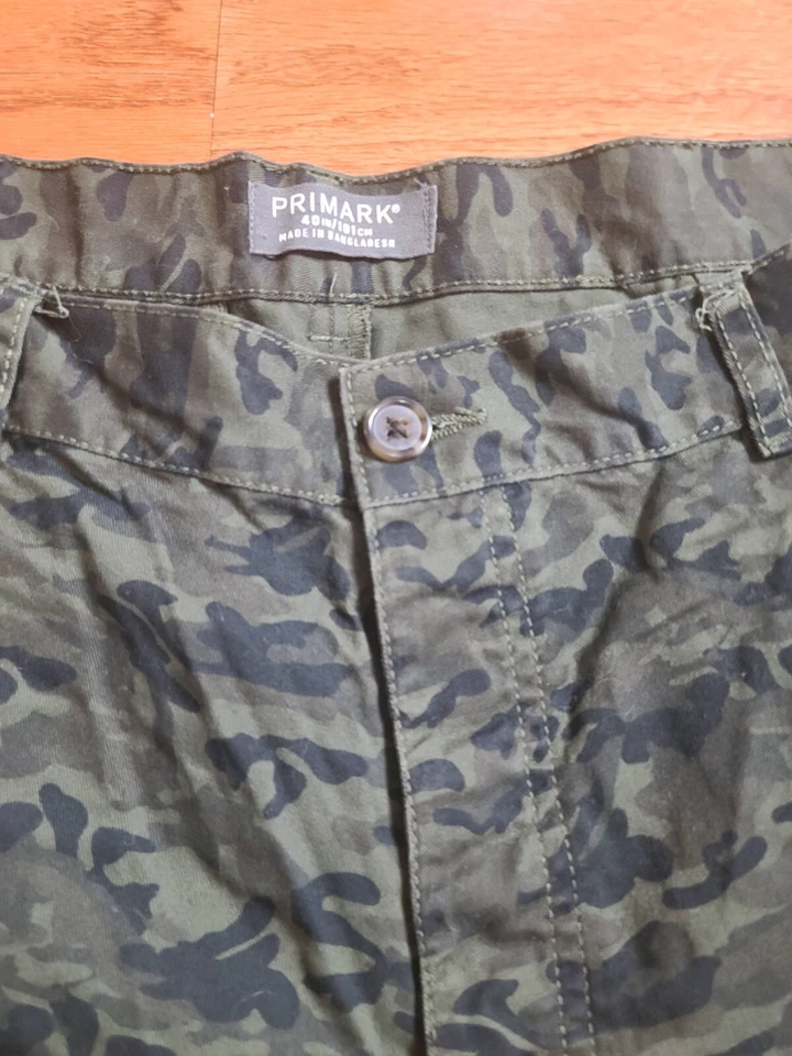 Primark Size 40 Camo Cargo Shorts Utility Relaxed Fit - Image 2 of 4