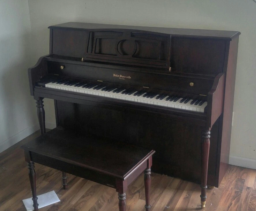 Hallet Davis Co Boston Piano Upright 610304124 Good used condition Bench