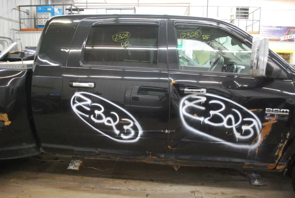 Brújula RAM3500 2011 ECU 56046064AC  Foto 3 de 4