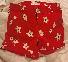 SO Size 7 Low Rise Favorite Midi Red Floral Juniors Womens Shorts
