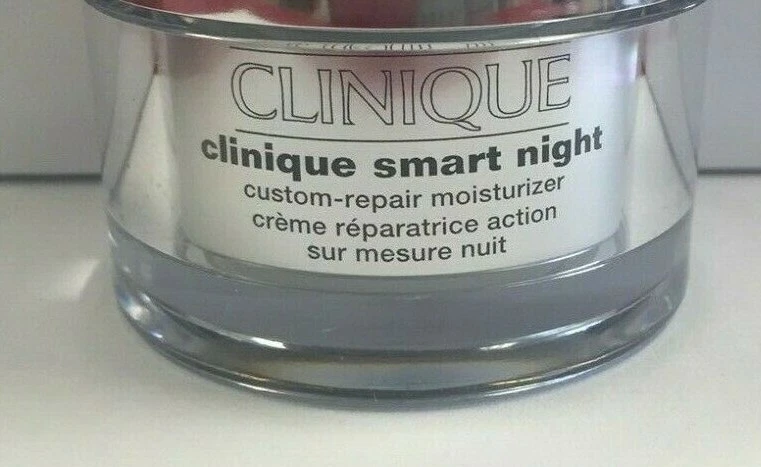Nueva Crema Hidratante Clinique Smart Night Reparación Personalizada 1oz/30ml + 1 Bolsa de Cosméticos Gratis Foto 4 de 4