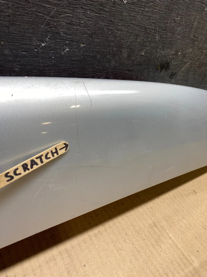 Alerón trasero Volkswagen Touareg 2004 a 2007 OEM C8123 OEM DG1 Foto 4 de 4