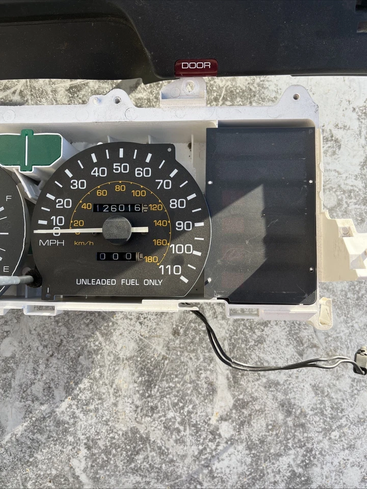 Cuadro de instrumentos/velocímetro Toyota Corolla AE82 1985 + cubierta OEM usado Foto 4 de 4