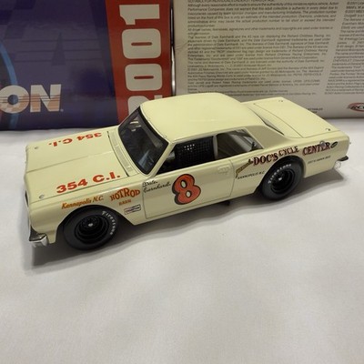 Dale Earnhardt Action Legendary Series 1/24 First Asphalt Win 1964