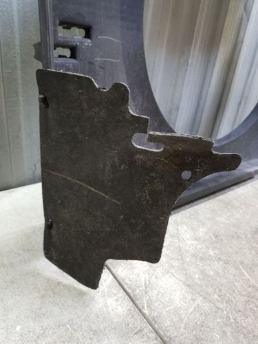 2002-2009 GMC ENVOY 4.2L RADIATOR FAN SHROUD OEM 15170459 - Picture 6 of 8