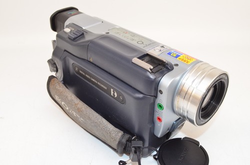 SONY Handycam Recorder DCR-TRV300K Digital8 w/ original box from Japan Used - Picture 9 of 16