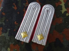 DDR NVA Dienstgrad Schulterklappen Artillerie-Truppe Offizier Unterleutnant