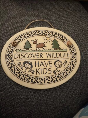 Trinity Keramik ovale Wandrelief Wisconsin USA 7 3/8 Zoll Wildtiere entdecken 