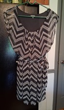Lily Rose Women's M Black & White Dress with Geometric Print and Belted Waist
