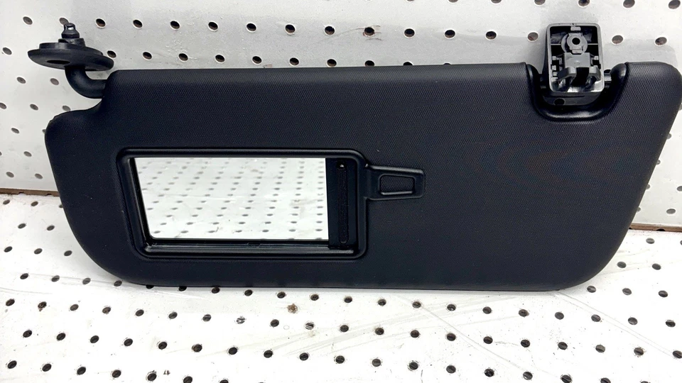 Parasol iluminado del lado del conductor Kia Soul 14-19 2014 Foto 2 de 3