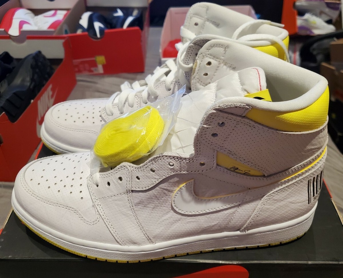 Nike Air Jordan 1 High OG First Flight White Yellow Men\'s Size 10.5 The Nike Air Jordan 1 Retro High OG “Flight Club” available  main image 3