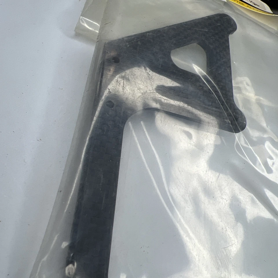 Helicóptero Revolution Fibra de Carbono Tanque de Combustible Soporta L/R Vigor Foto 3 de 3