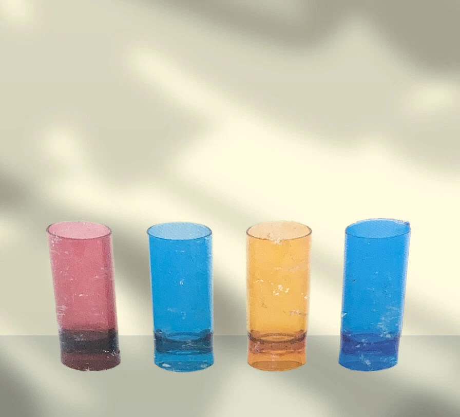 Paquete de fiesta conjunto de vasos de chupito paquete de cuatro acrílicos varios colores nuevo en caja, por Epic Foto 2 de 4