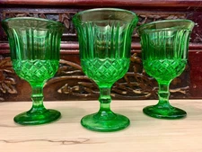 Lovely L.G. Wright Sawtooth Wine Goblet Emerald Green (1)