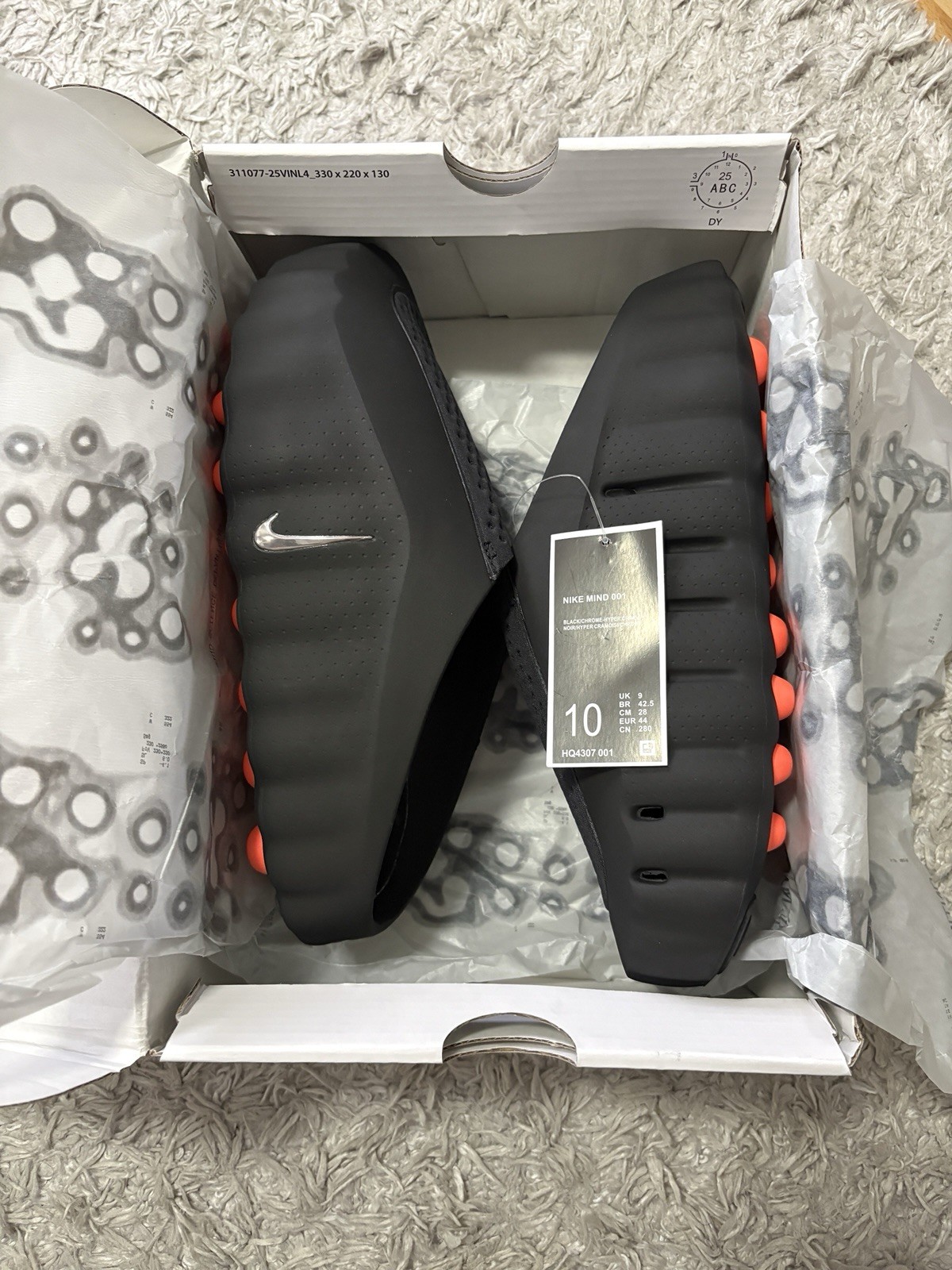 Nike Mind 001