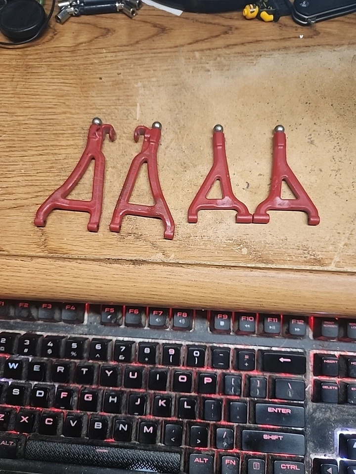 RPM80699  Red Front Upper & Lower A-Arm Set  for 1/16 E-Revo Good Used - Image 2 of 4