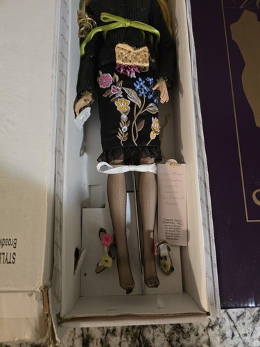 Tonner Tyler Wentworth bambola Broadway luci capelli ondulati biondi - Foto 9 di 20