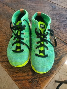 nike flyknit chukka green