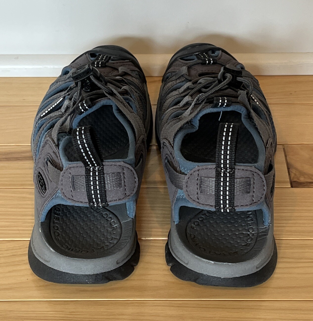 KEEN Sandali Donna Whisper Punta Chiusa Calamita Tappezzeria Donna 7 5