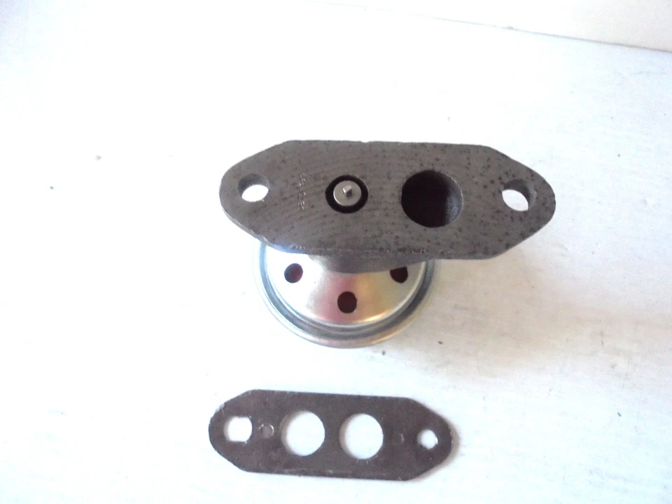 Pozos de válvula EGR EGR235 para 83-85 Ford Bronco F-150 5,0 L-V8 Foto 4 de 4