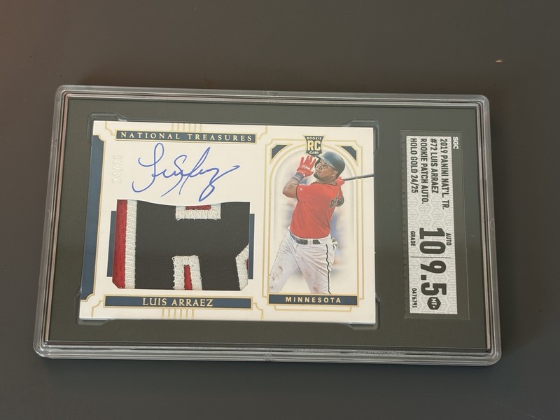 2019 Panini National Treasures Rookie Signatures Luis Arraez Auto Holo Gold /25