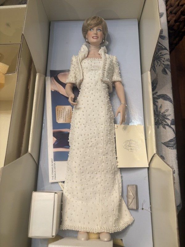 Princess Di Doll Franklin Mint beaded dress, w/papers, Never out of the box.  