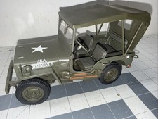 UT Models 1/18 Scale Diecast 180 149002 - Willy's Jeep With Canvas Top