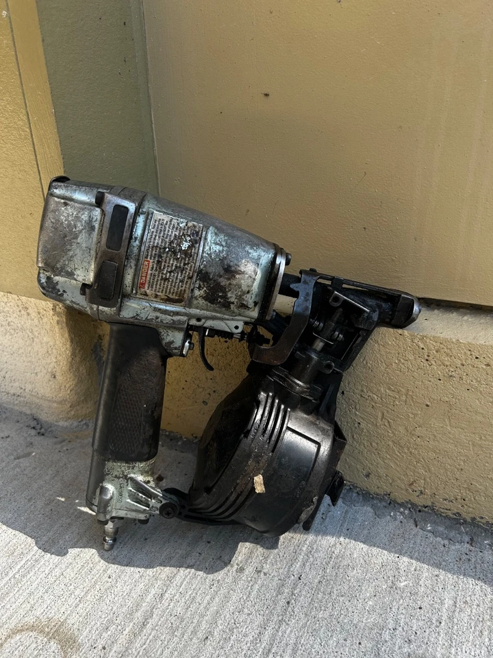 Hitachi Metabo HPT NV45AB2 1-3/4 inch Coil Roofing Nailer Nail Gun Working - Image 2 of 4