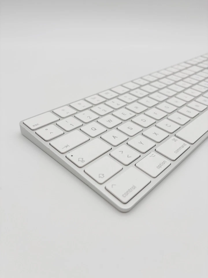 Apple Magic Keyboard Tastatur Ziffernblock QWERTZ Deutsch A1843 Refurbished - Bild 2 von 4
