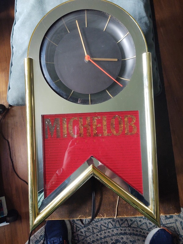 Michelob Breweriana Collectible Wall Clock Gold Red Vintage Decorative Bar Piece