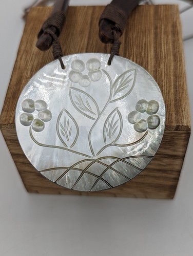 Large Mother Of Pearl Abalone Statement Necklace Choker Pendant Wood Natrual - Picture 2 of 7