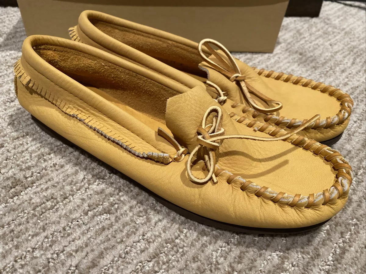 Minnehaha moccasins store