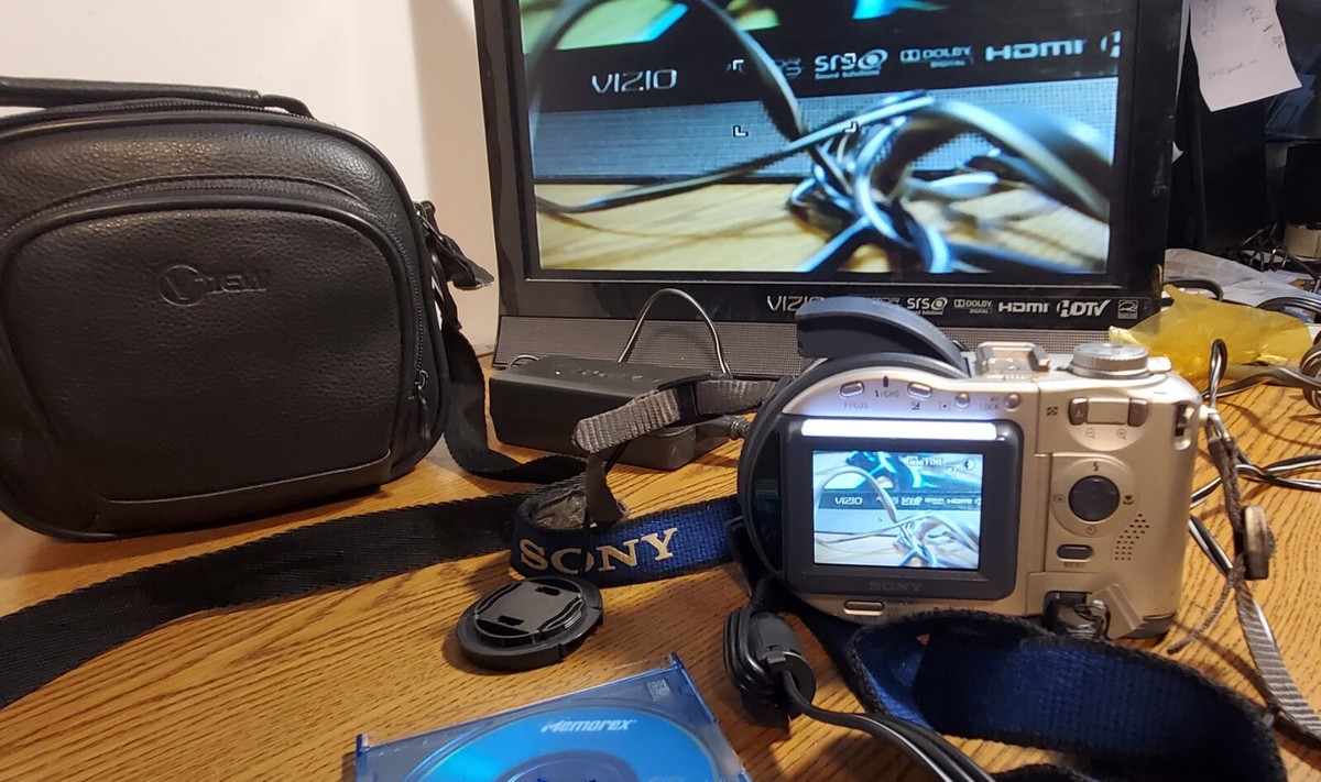 Vintage Sony Mavica MVC-CD200 Camera Kit w/Tons Of Accessories | eBay