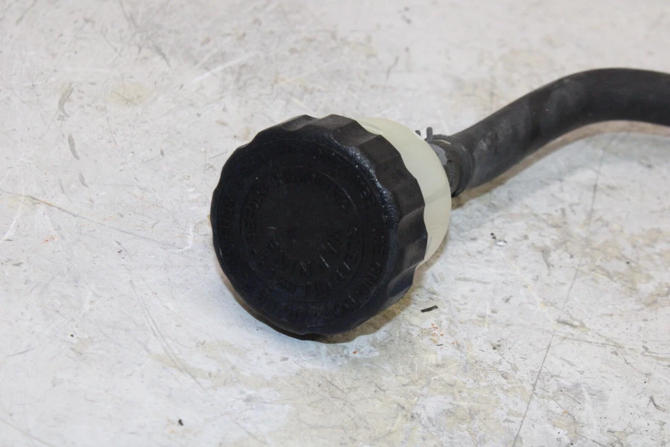 2004 YAMAHA V STAR 1100 XVS1100 OEM REAR BRAKE MASTER RESERVOIR TANK BOTTLE - Image 3 of 4