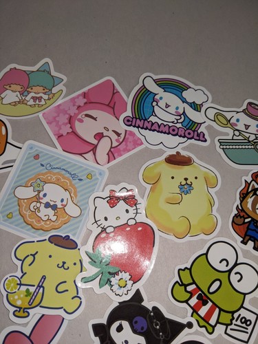 PEGATINAS DE VINILO ~ 50 piezas ~ My Melody Kuromi Hello Kitty Cinnamoroll Gudetama y más - Imagen 3 de 8