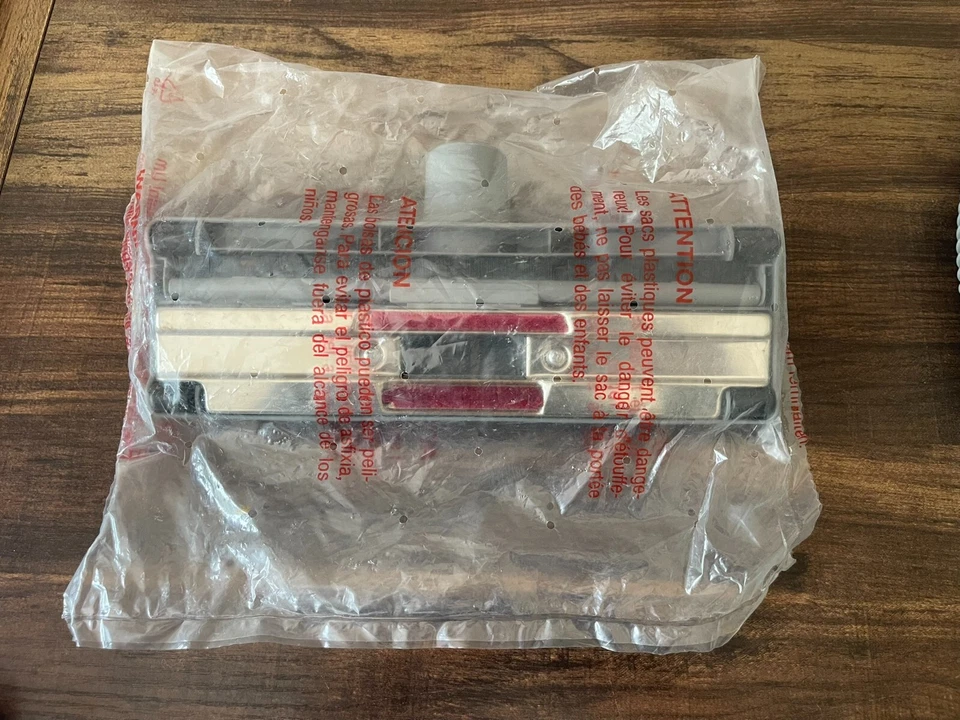 New BISSELL BIG GREEN MACHINE TOOL ATTACHMENT PART ~ 1671 - Image 2 of 2