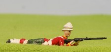 BRITAINS - LEAD - ARGYLL SUTHERLAND HIGHLANDER SOLDIER - VINTAGE FIGURE 143