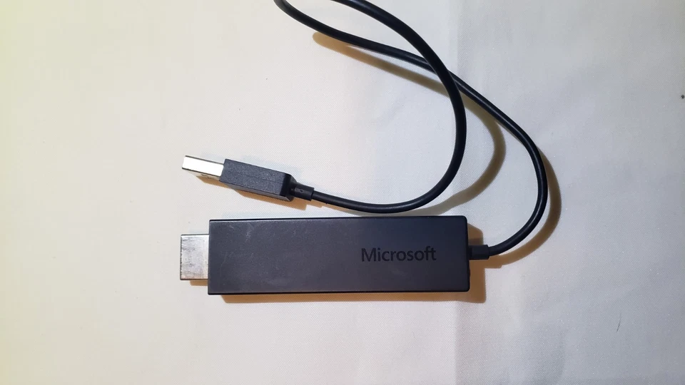 Microsoft Wireless Display Adapter HDMI mit USB - Model 1628 Original