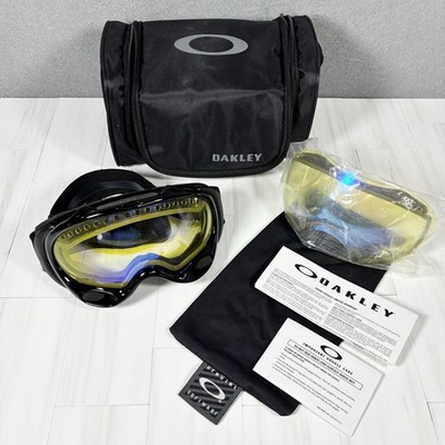 Oakley A-Frame Snow Goggles Yellow Lens Black Case Ski SnowBoard Set 2012 READ