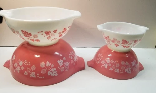 Vintage Pyrex Pink Gooseberry Cinderella Mixing Bowl Set of 4 BEAUTIFUL SET!