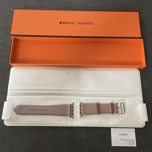 Bracelet Hermès Apple Watch simple tour or écru 46 mm accessoire élégant F/S - Photo 6 sur 12
