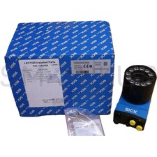 New In Box SICK V2D652R-MCXXA6 Safety Sensor