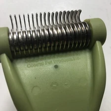 One Coastal Pet Safari Shed Magic Deshedding & Detangling Dog Brush